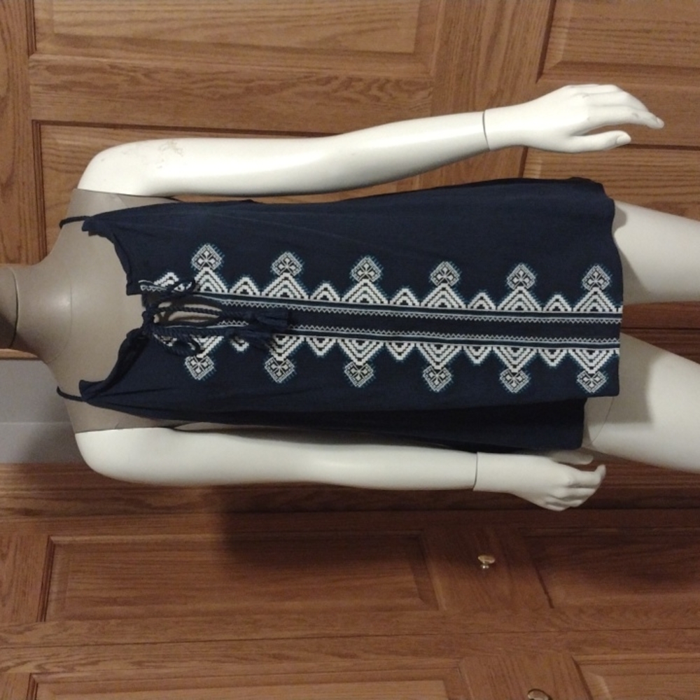 Donie Embroidery Detail Textured Navy Top